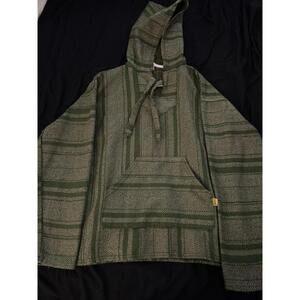 Handwoven Green Hooded Poncho - Stylish Casual Wear